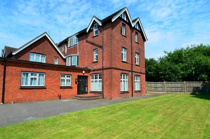 2 Bedroom Flat To Rent In Upper Vicarage Road, Kennington, Ashford, TN24