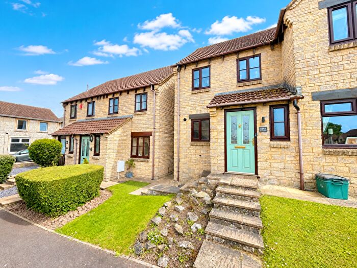 3 Bedroom Semi-Detached House For Sale In Green Close, Paulton, Bristol, BS39