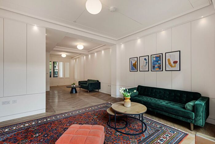 5 Bedroom Flat To Rent In London, NW1