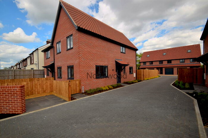 3 Bedroom Semi-Detached House To Rent In Railway Mews, Ipswich, IP4