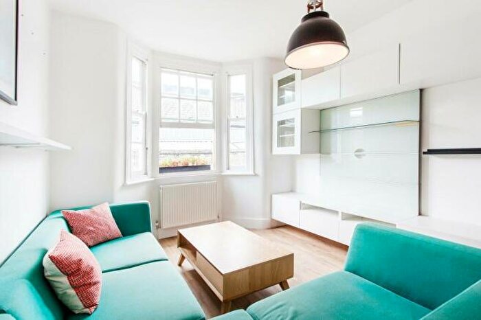 3 Bedroom Terraced House To Rent In Haberdasher Street, Shoreditch, London, N1