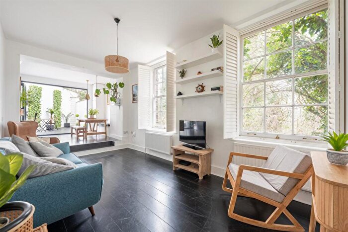 2 Bedroom Flat For Sale In St. Mary Road, Walthamstow, E17