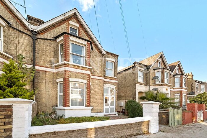 3 Bedroom Flat For Sale In St Pauls Road, Tottenham, N17