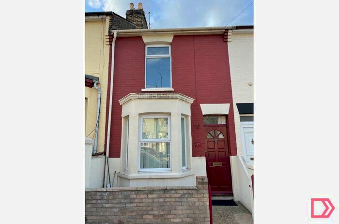 3 Bedroom Terraced House To Rent In Baden Road, Gillingham, Kent, ME7
