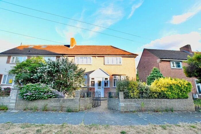 3 Bedroom Terraced House To Rent In Rush Green Road, Romford, RM7