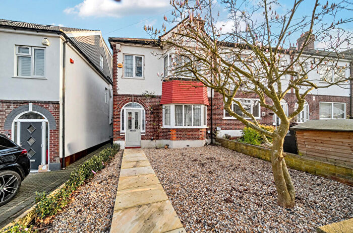 3 Bedroom End Of Terrace House For Sale In Broadlands Road, Bromley, BR1