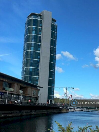 2 Bedroom Flat To Rent In Marina Point West, Chatham, ME4