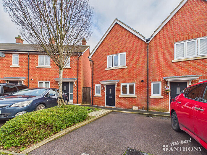 2 Bedroom End Of Terrace House For Sale In Jazz Road, Aylesbury, HP18