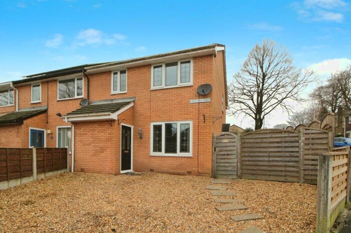 3 Bedroom Semi-Detached House To Rent In Organ Way, Hollingworth, SK14