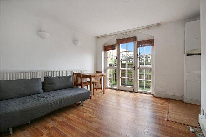 1 Bedroom Flat To Rent In Schoolbell Mews, Bow, London, E3