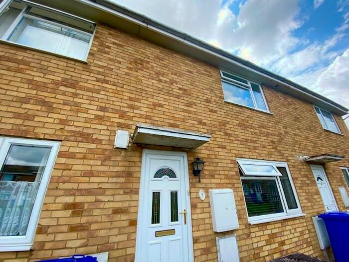 1 Bedroom Flat To Rent In Brookside Close, Old Stratford, Milton Keynes, MK19