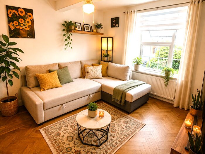 4 Bedroom Semi-detached House To Rent In Benham Road, London, Greater London, W7