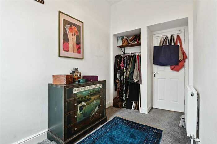 2 Bedroom Flat For Sale In /, Rannoch Street, Cathcart, G44