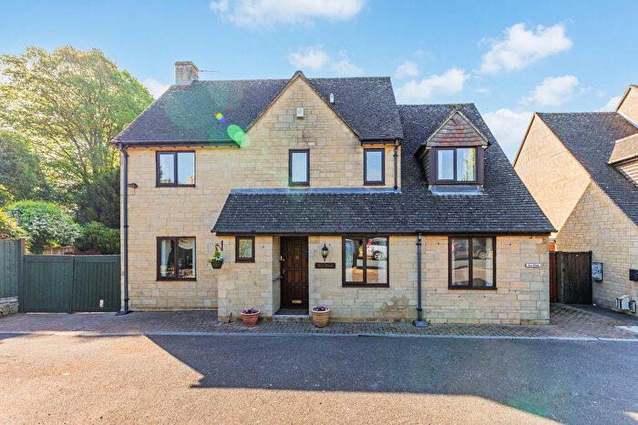 4 Bedroom Detached House For Sale In Churchill Way, Painswick, Stroud, GL6
