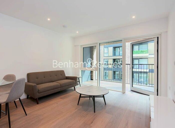 1 Bedroom Flat To Rent In Westwood House, Chelsea Creek, SW6