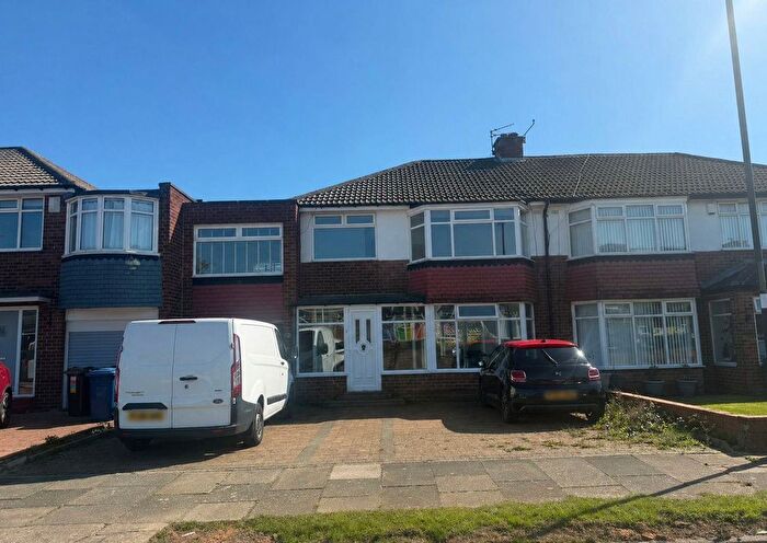 4 Bedroom Link Detached House To Rent In Montagu Avenue, Gosforth, NE3