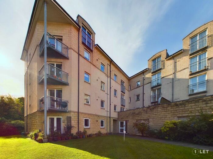 2 Bedroom Flat To Rent In Crewe Road North, Crewe Toll, Edinburgh, EH5