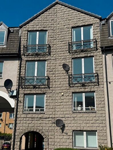 2 Bedroom Flat To Rent In Strawberry Bank Parade, Aberdeen, AB11