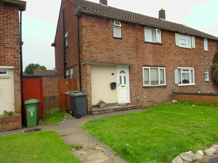 3 Bedroom Semi-Detached House To Rent In Halyard Close, Luton, LU3