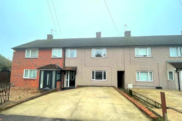 3 Bedroom House To Rent In , Burrow Green, IG7