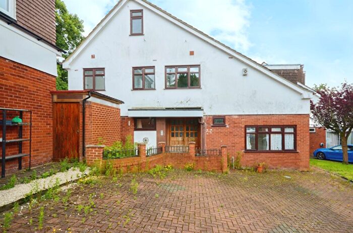 6 Bedroom Detached House For Sale In Leabank Close, Harrow, HA1