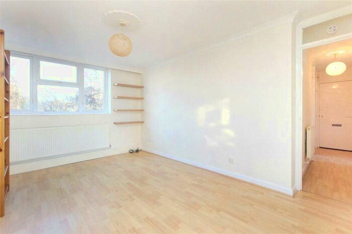 1 Bedroom Flat To Rent In Wayford Street, Battersea, London, SW11
