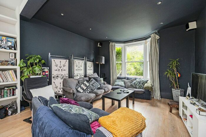 4 Bedroom Property To Rent In Thornhill Road, Leyton, London, E10