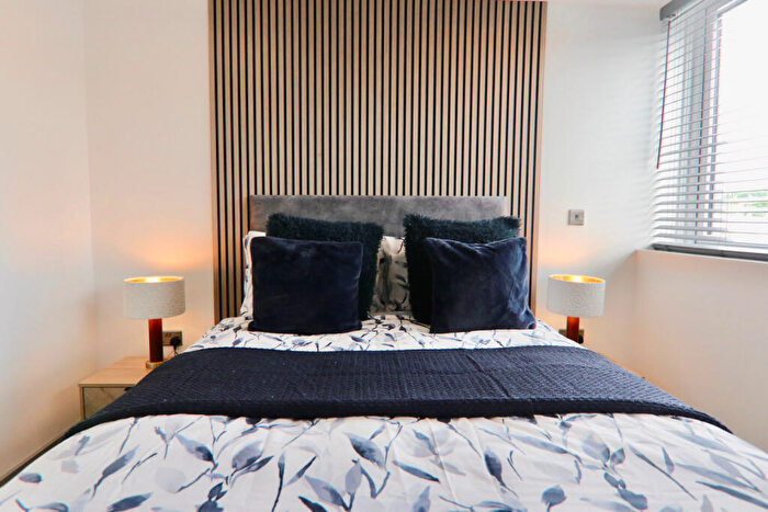 1 Bedroom Flat To Rent In Yeadon, LS19