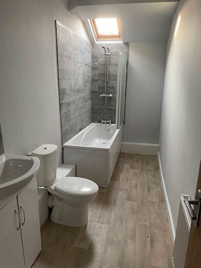 2 Bedroom Flat To Rent In Hilton Avenue, Manchester, M41