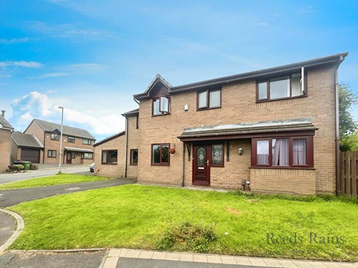 4 Bedroom Detached House For Sale In Vandyck Avenue, Burnley, Lancashire, BB11
