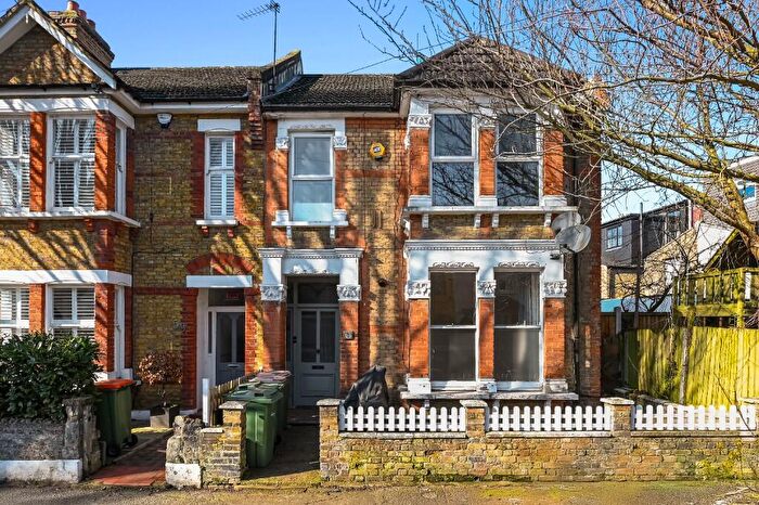 2 Bedroom Flat To Rent In Ridley Road, London, E7