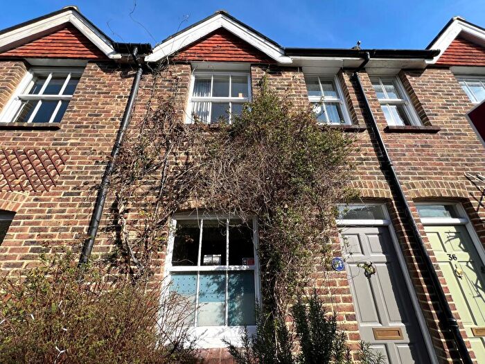2 Bedroom House To Rent In The Course, Lewes, BN7