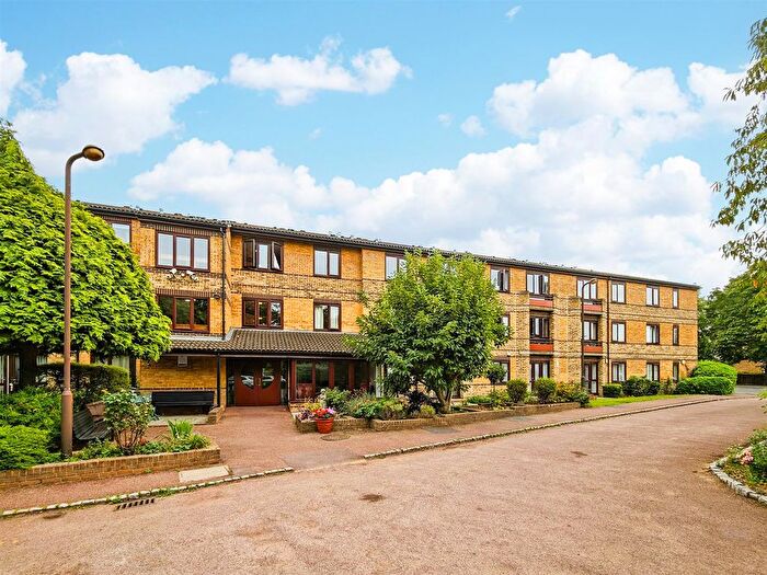 1 Bedroom Property For Sale In Oak Lodge, Cambridge Road, Wanstead, E11