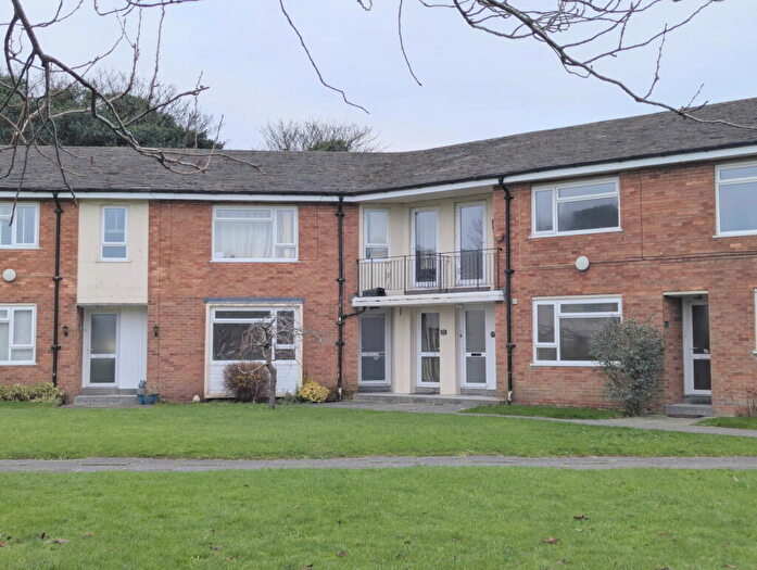 2 Bedroom Apartment To Rent In Ground Floor Apartment, Warren Court, Birkdale, Southport, Merseyside, PR8