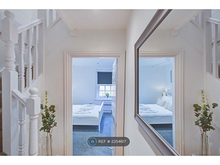 1 Bedroom Flat To Rent In High Street, Brentwood, CM14