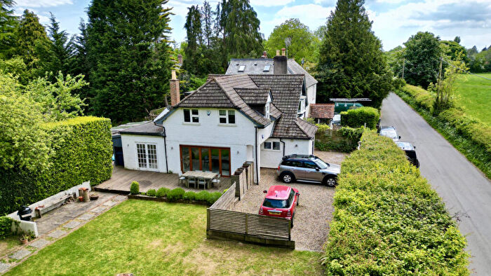 3 Bedroom Character Property To Rent In Potter Row, Great Missenden, HP16