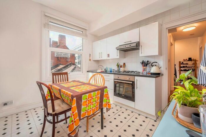 3 Bedroom Flat To Rent In Kilburn Lane, London, W10