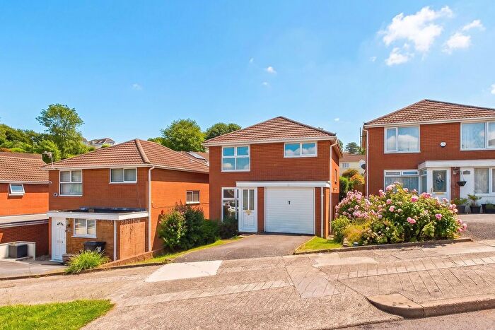 3 Bedroom Detached House To Rent In Fowey Avenue, Shiphay, Torquay, TQ2