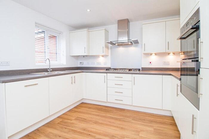 3 Bedroom Semi-Detached House To Rent In Plover End, Didcot, OX11