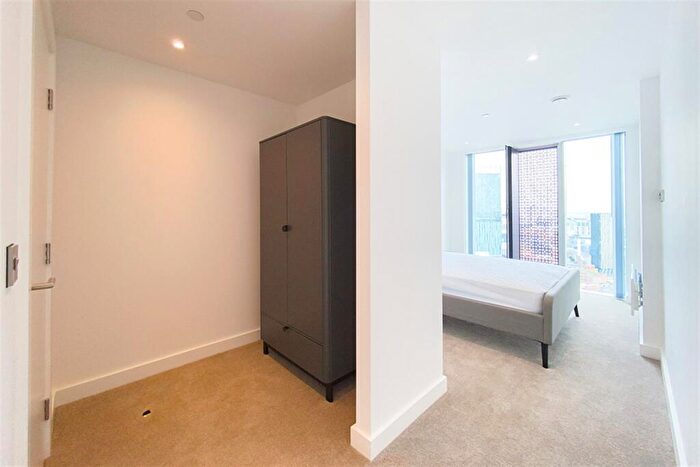 2 Bedroom Apartment To Rent In Elizabeth Tower, M15
