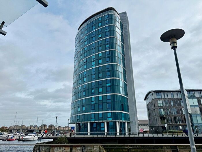 1 Bedroom Flat For Sale In Apartment, Marina Point East, Chatham Quays, Dock Head Road, Chatham, Kent, ME4