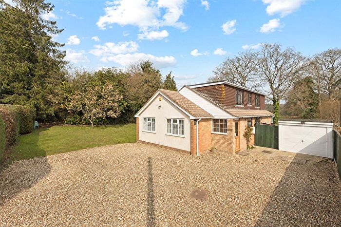 4 Bedroom Country House For Sale In Bangla, Little London, RG26