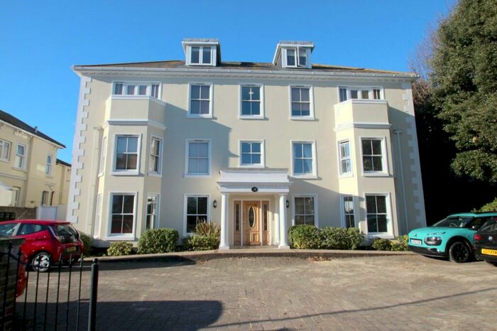 1 Bedroom Flat To Rent In Gratwicke Road, Worthing, West Sussex, BN11