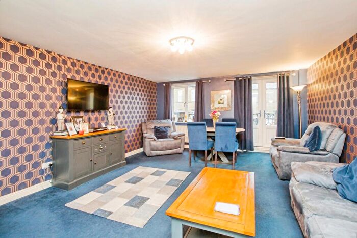 2 Bedroom Apartment For Sale In Charlotte Close, Halifax, West Yorkshire, HX1