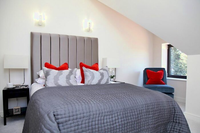 3 Bedroom Flat To Rent In Miramar Lodge, Tenterden Grove, Hendon, NW4