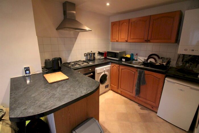 1 Bedroom Flat To Rent In Berrylands Road, Surbiton, KT5