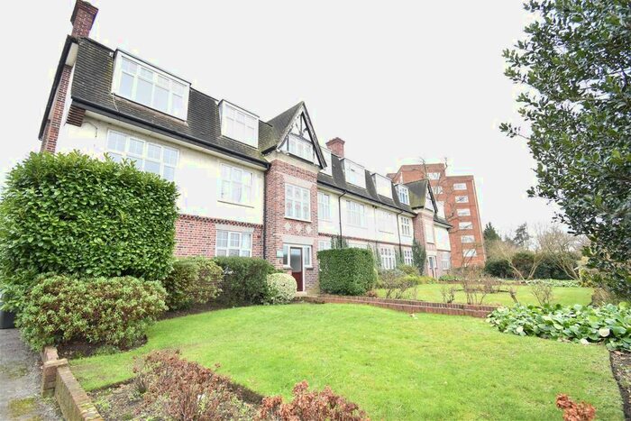 2 Bedroom Flat To Rent In Portsmouth Road, Surbiton KT6