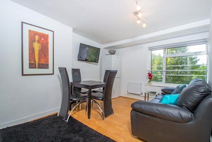 2 Bedroom Flat To Rent In Finchley Road, London, NW8