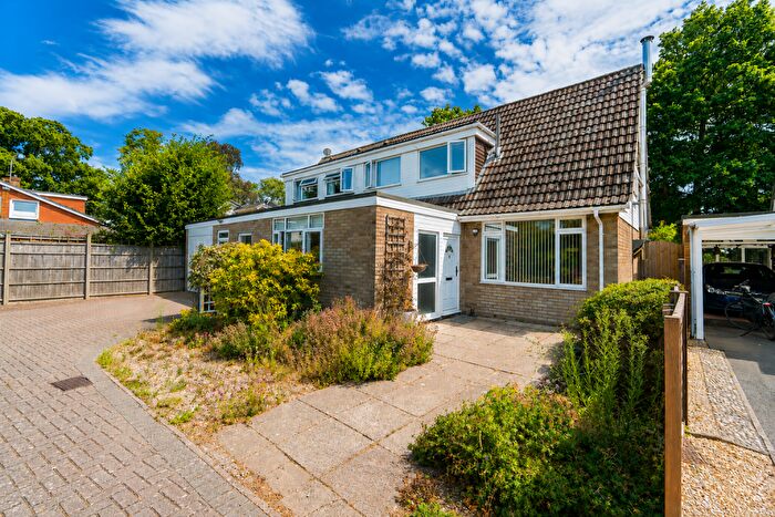 4 Bedroom Detached House For Sale In Drakes Close, Hythe, SO45
