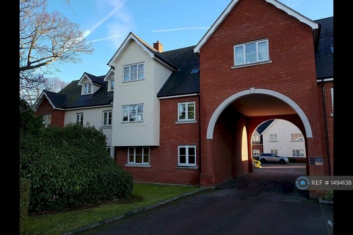 2 Bedroom Flat To Rent In Vicarage Court, Colchester, CO3